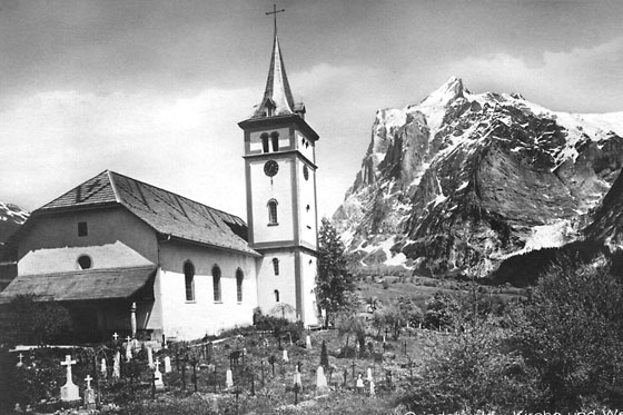 Kirche und Friedhof Grindelwald in schwerer Zeit. 1918 zählte man 28 zivile Grippetote im Tal. Dazu kamen noch die im Militärdienst Verstorbenen.
